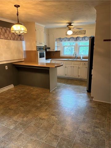 1308 Carolina Avenue, Eden, NC 27288