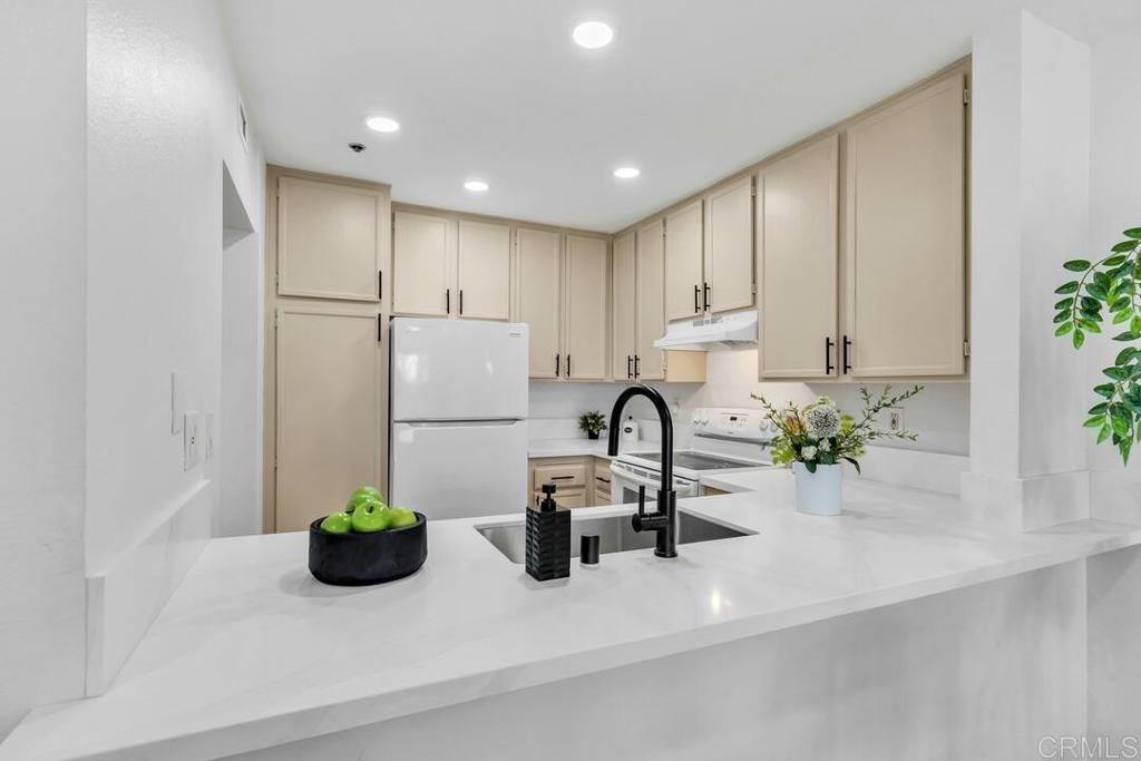 5980 Dandridge Lane 225, San Diego, CA 92115 — photo 2