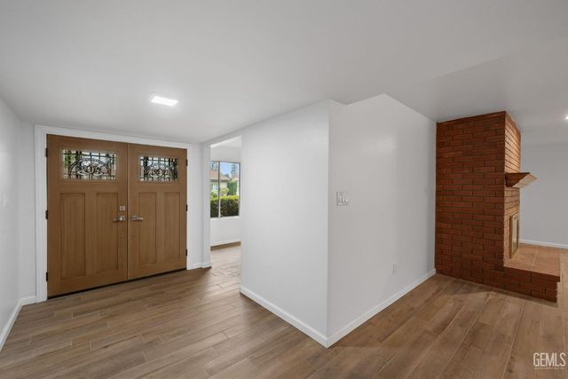 421 Montalvo Drive, Bakersfield, CA 93309