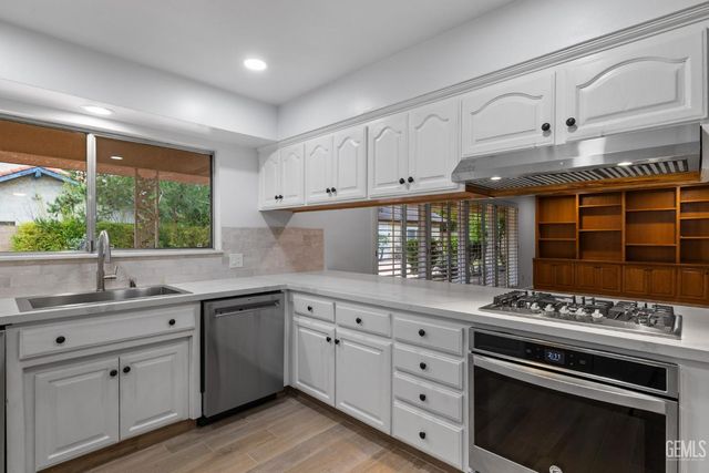 421 Montalvo Drive, Bakersfield, CA 93309