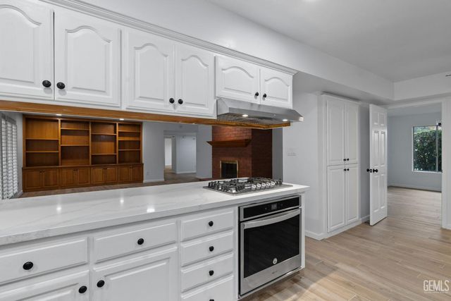 421 Montalvo Drive, Bakersfield, CA 93309