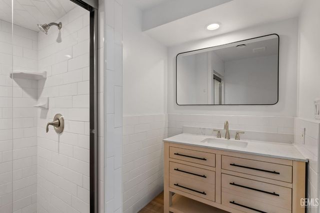 421 Montalvo Drive, Bakersfield, CA 93309