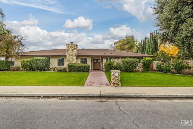 421 Montalvo Drive, Bakersfield, CA 93309