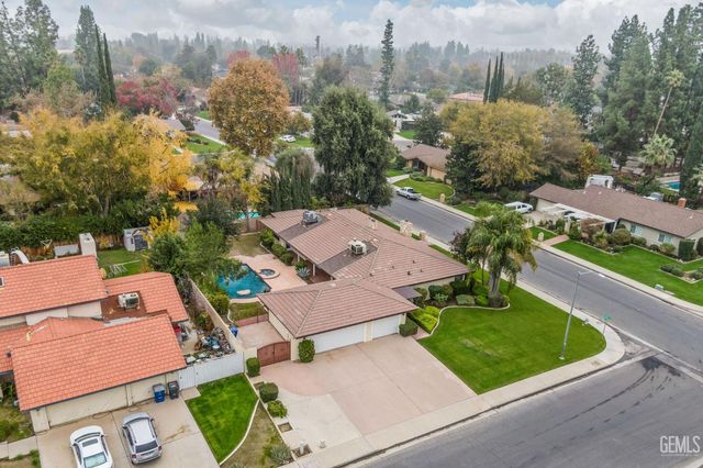 421 Montalvo Drive, Bakersfield, CA 93309