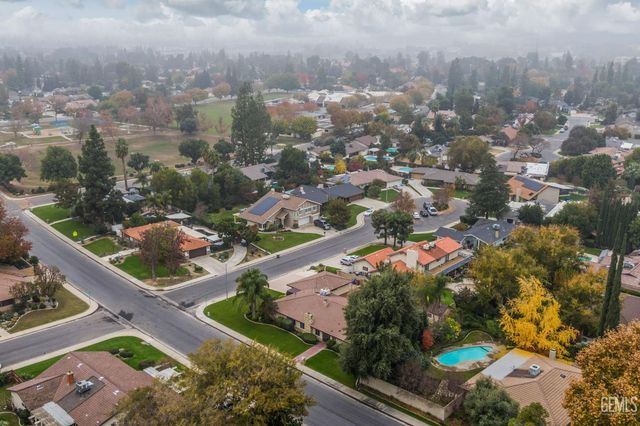 421 Montalvo Drive, Bakersfield, CA 93309