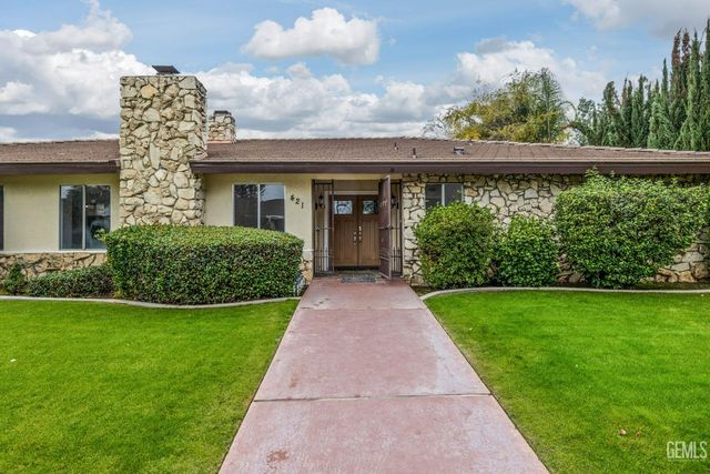 421 Montalvo Drive, Bakersfield, CA 93309