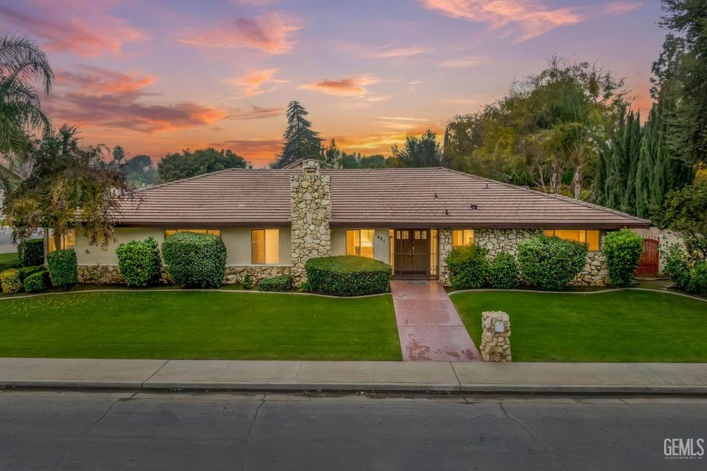 421 Montalvo Drive, Bakersfield, CA 93309