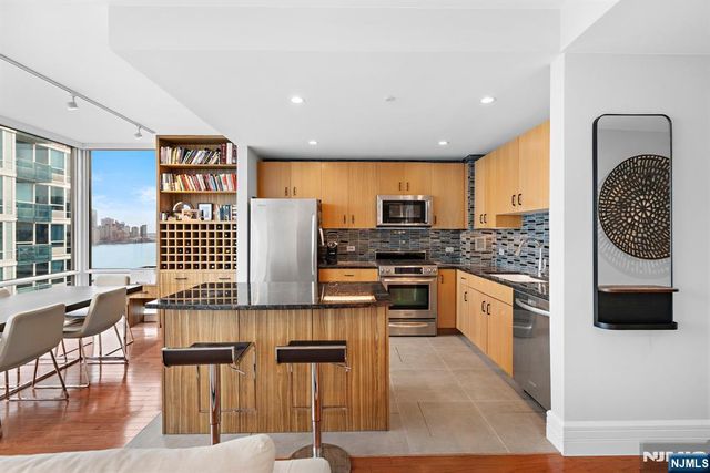 1 Shore Lane 2707, Jersey City, NJ 07310