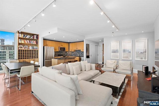 1 Shore Lane 2707, Jersey City, NJ 07310