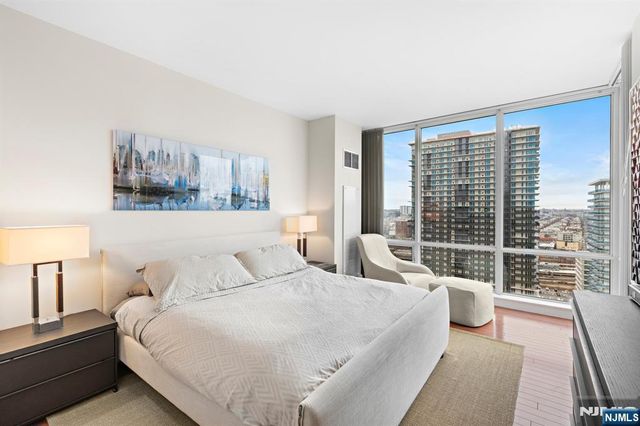 1 Shore Lane 2707, Jersey City, NJ 07310