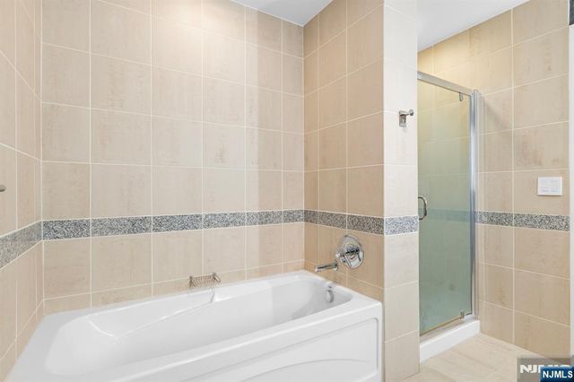1 Shore Lane 2707, Jersey City, NJ 07310