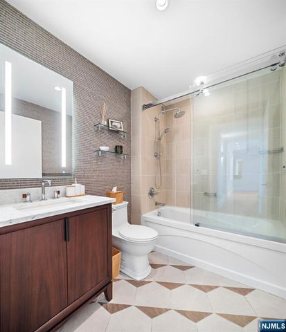 1 Shore Lane 2707, Jersey City, NJ 07310