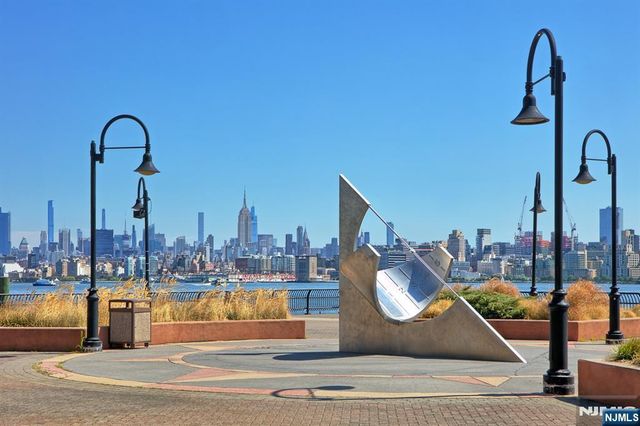 1 Shore Lane 2707, Jersey City, NJ 07310