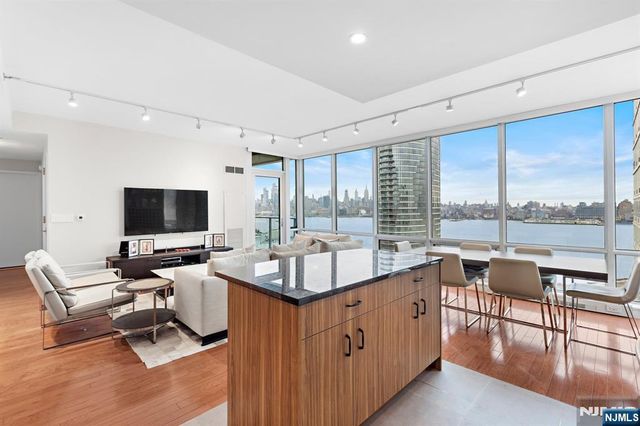 1 Shore Lane 2707, Jersey City, NJ 07310