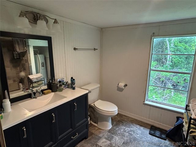581 Dozer Bend, Eufaula, OK 74432