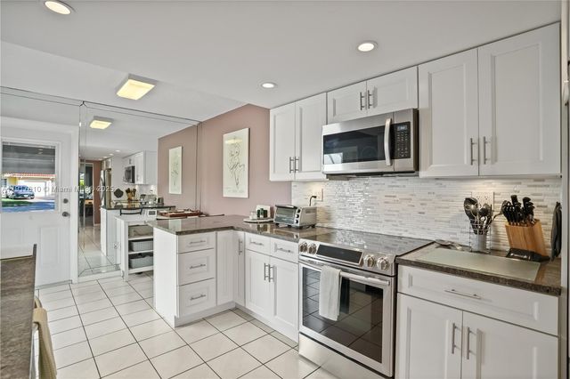 7320 Coldstream Dr, Hialeah, FL 33015