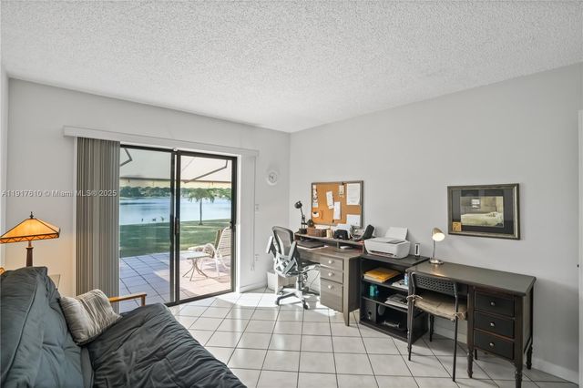 7320 Coldstream Dr, Hialeah, FL 33015