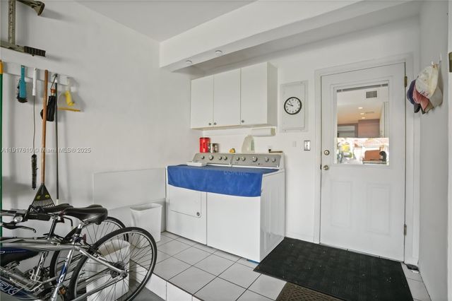 7320 Coldstream Dr, Hialeah, FL 33015