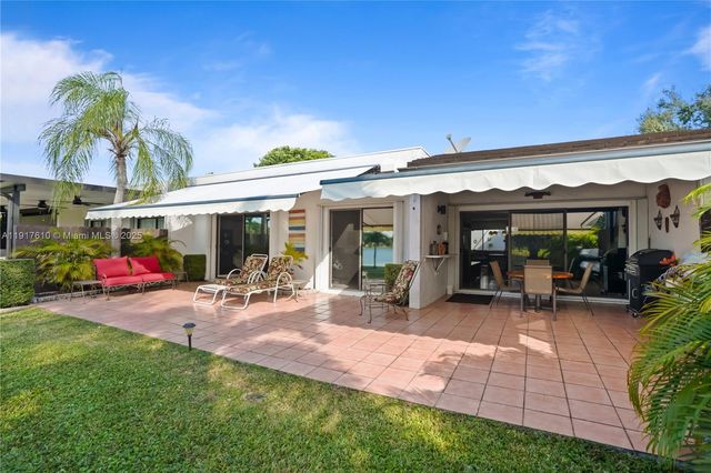 7320 Coldstream Dr, Hialeah, FL 33015