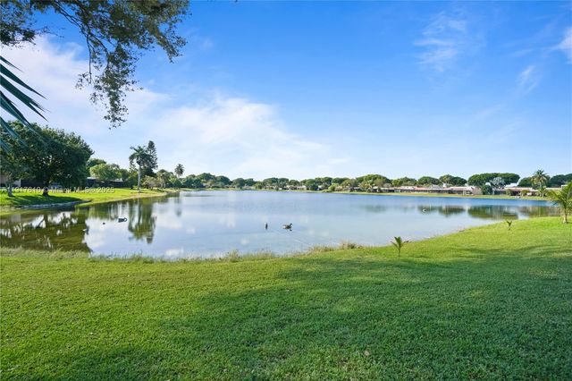 7320 Coldstream Dr, Hialeah, FL 33015