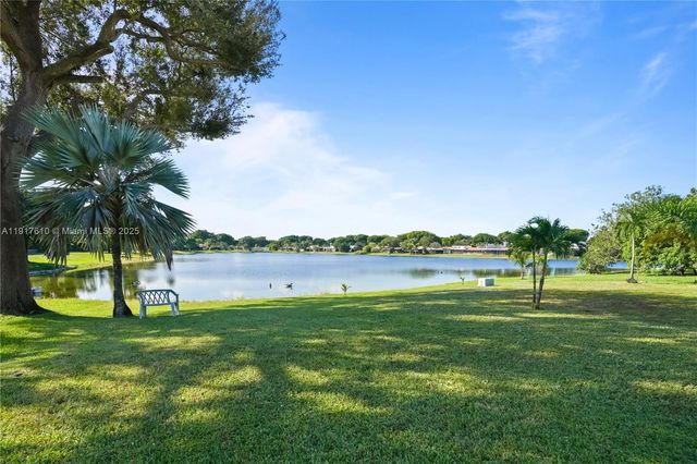 7320 Coldstream Dr, Hialeah, FL 33015