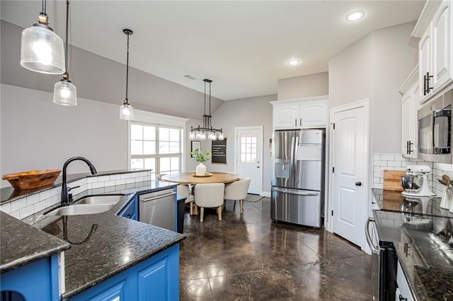 2552 N Tavistock Court, Fayetteville, AR 72704