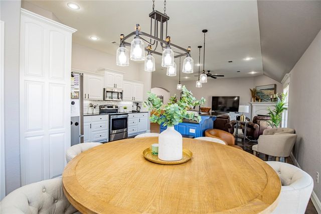 2552 N Tavistock Court, Fayetteville, AR 72704