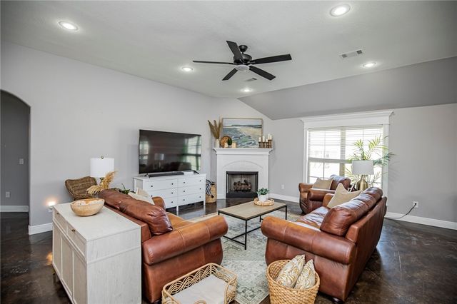 2552 N Tavistock Court, Fayetteville, AR 72704