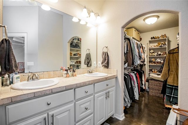 2552 N Tavistock Court, Fayetteville, AR 72704