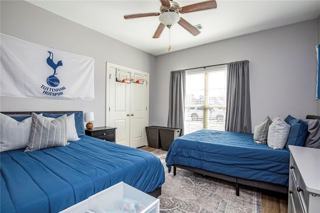 2552 N Tavistock Court, Fayetteville, AR 72704