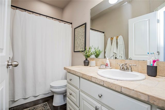 2552 N Tavistock Court, Fayetteville, AR 72704