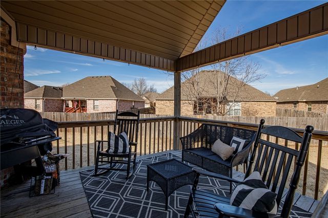 2552 N Tavistock Court, Fayetteville, AR 72704