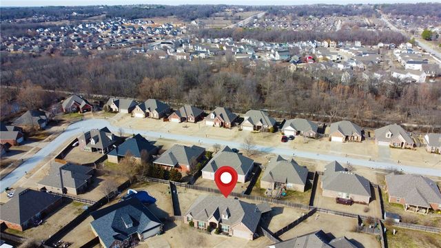 2552 N Tavistock Court, Fayetteville, AR 72704