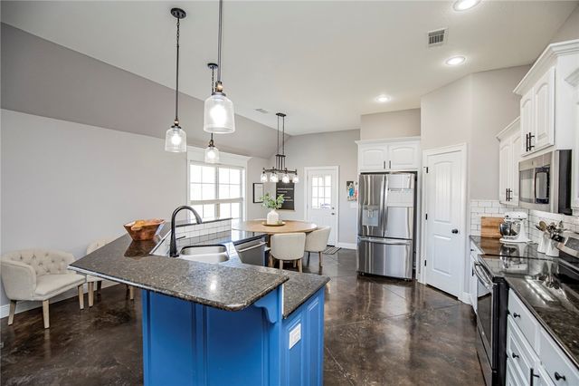 2552 N Tavistock Court, Fayetteville, AR 72704