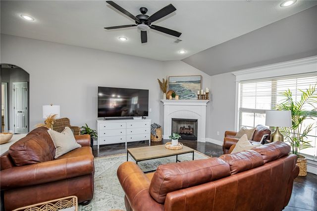 2552 N Tavistock Court, Fayetteville, AR 72704