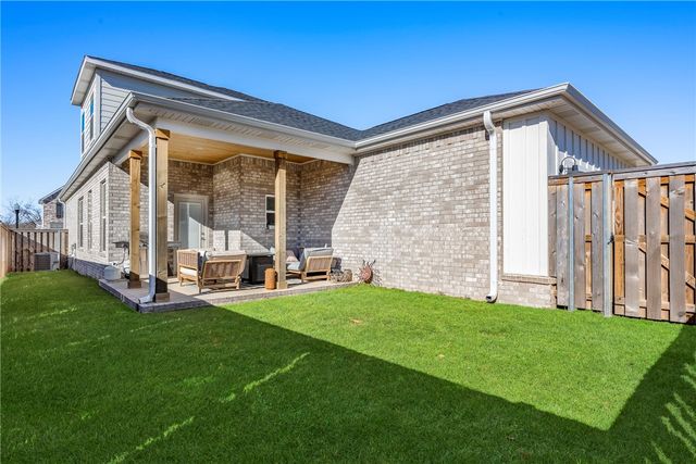 6207 SW Prism Path Street, Bentonville, AR 72713