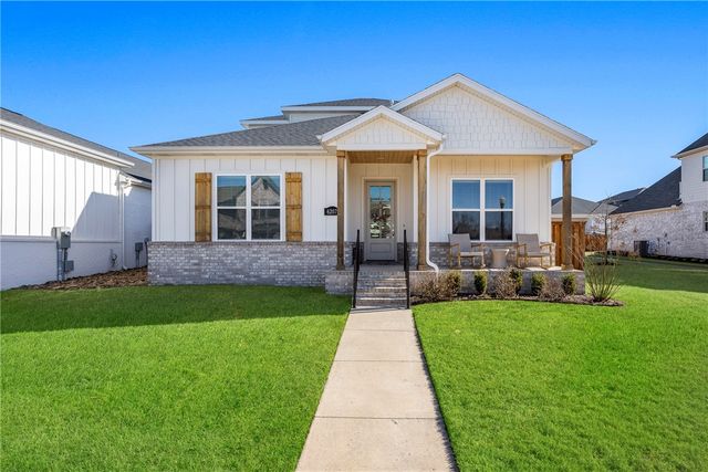 6207 SW Prism Path Street, Bentonville, AR 72713