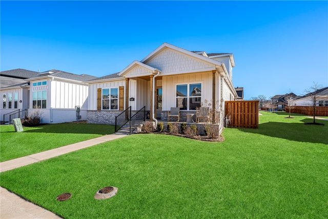 6207 SW Prism Path Street, Bentonville, AR 72713