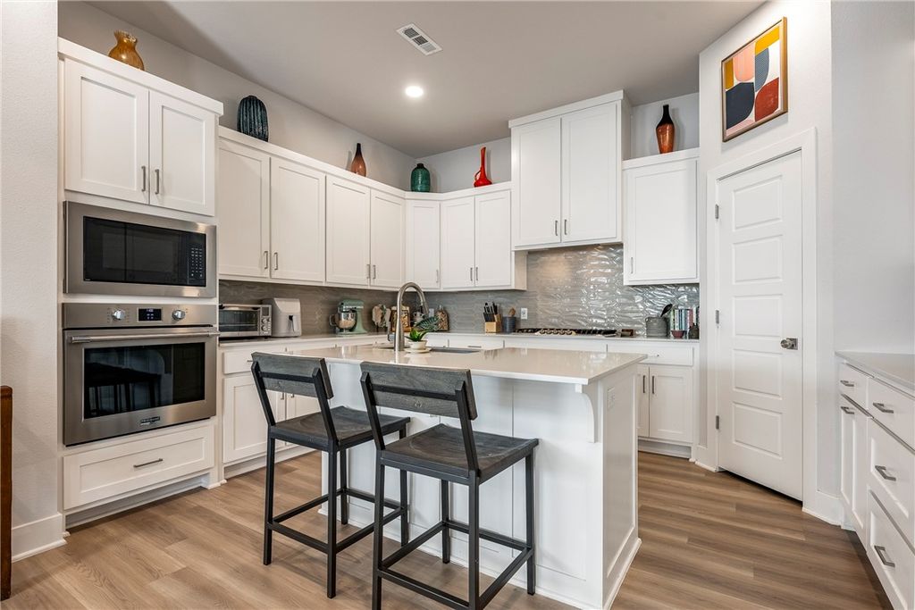 6207 SW Prism Path Street, Bentonville, AR 72713