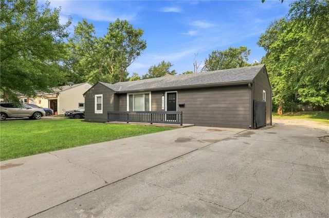 10518 Palmer Avenue, Kansas City, MO 64134