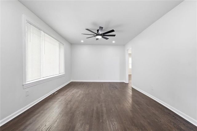 10518 Palmer Avenue, Kansas City, MO 64134