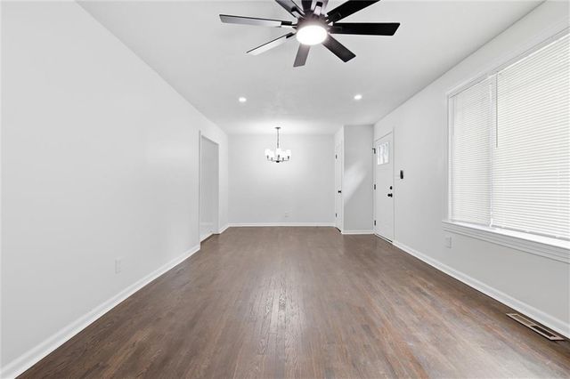 10518 Palmer Avenue, Kansas City, MO 64134