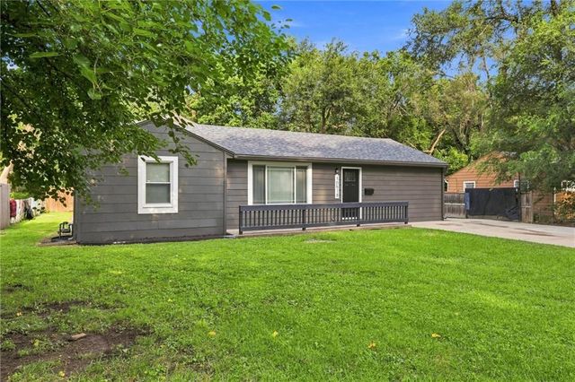 10518 Palmer Avenue, Kansas City, MO 64134