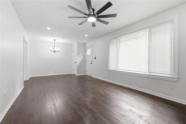 10518 Palmer Avenue, Kansas City, MO 64134