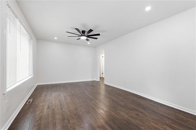 10518 Palmer Avenue, Kansas City, MO 64134