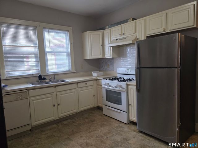 156 Fairfield Avenue, Hartford, CT 06114