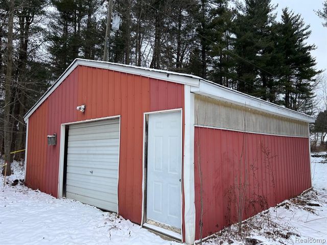 2681 Flint River Road, Lapeer, MI 48446