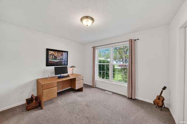 18316 Munich Ponds Drive, South Bend, IN 46637