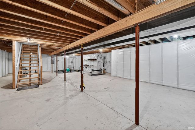 18316 Munich Ponds Drive, South Bend, IN 46637