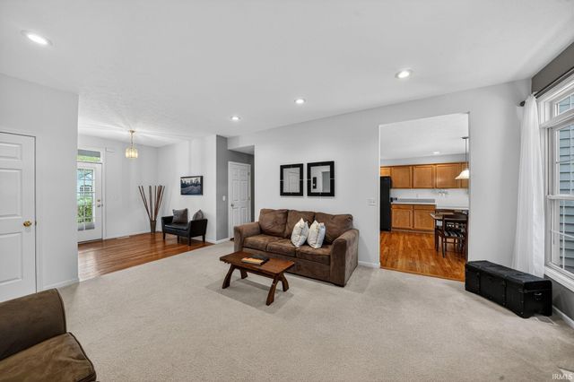 18316 Munich Ponds Drive, South Bend, IN 46637